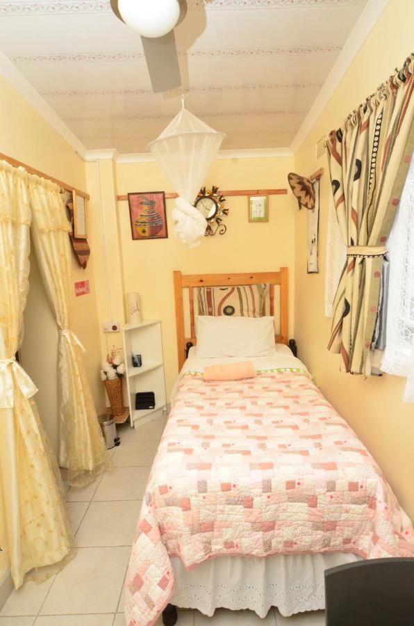 Kwampofu Guest House Harare Buitenkant foto
